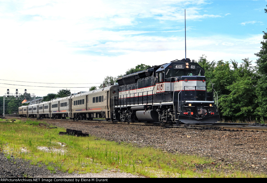 NJT 4101 on train 1109